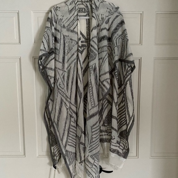 Anthropologie Ruanna/Wrap/Kimono by Feathers by Tolani- OS - Picture 12 of 13
